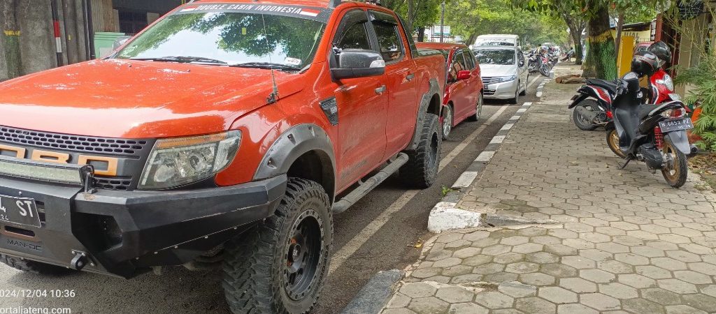 Parkiran di Depan BPJS Kesehatan Terkesan Semrawut
