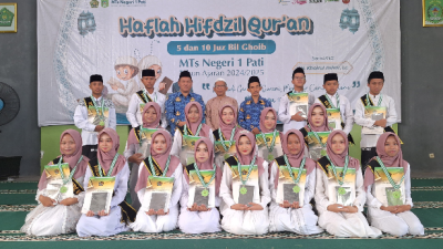 MTsN 1 Pati Kembali Gelar Haflah Hifdzil Quran 5 dan 10 Juz Bil Ghoib Tahun 2024/2025