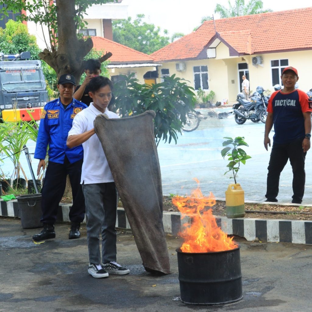 Wujudkan Dapur Aman dan Higienis, Relawan SPPG Cangakan Dapat Pelatihan Keselamatan Kerja
