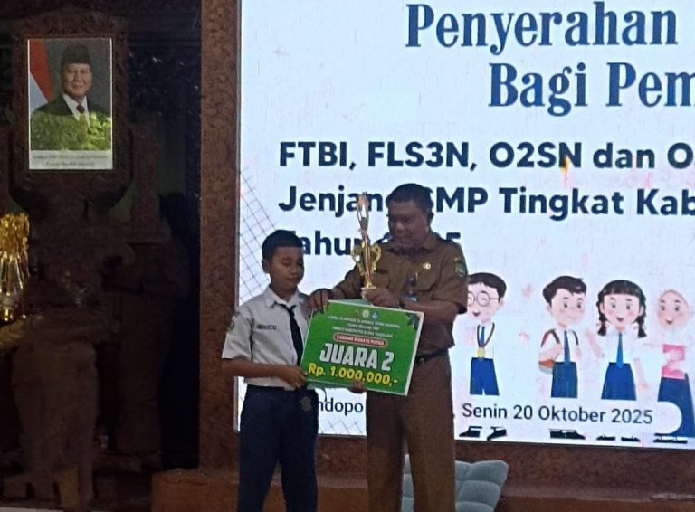 Satu-satunya dari Madrasah, Siswa MTsN Blora Ukir Prestasi di O2SN Karate