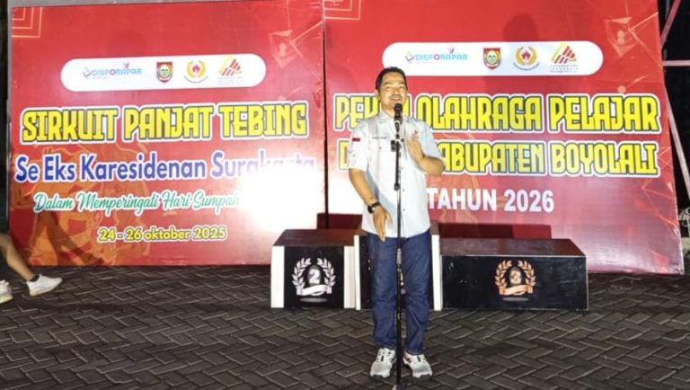 Ketua Umum FPTI pengprov Jawa Tengah Abdul Hamid memberikan sambutan dalam upacara penutupan SPT Soloraya dan POPDA Panjat Tebing Kab. Boyolali (Portalljateng/Hds)