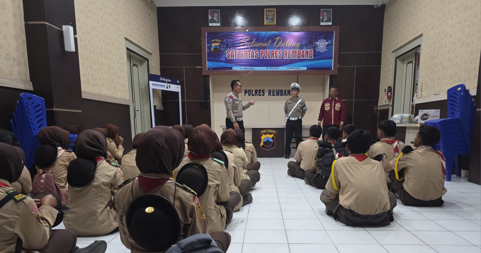 Kasat Lantas Polres Rembang Ajak Saka Bhayangkara Jadi Pelopor Keselamatan Berlalulintas Kasat Lantas Polres Rembang Ajak Saka Bhayangkara Jadi Pelopor Keselamatan Berlalulintas