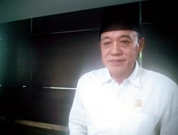 Ketua DPRD Karanganyar Bagus Selo menganalisa adanya dugaan cacat hukum atas MoU PUDAM Tirta Lawu dengan PDAM Tirta Nagoro Sragen tentang Pemanfaatan Sumber Air Gumeng.(Portalljateng/Hds)