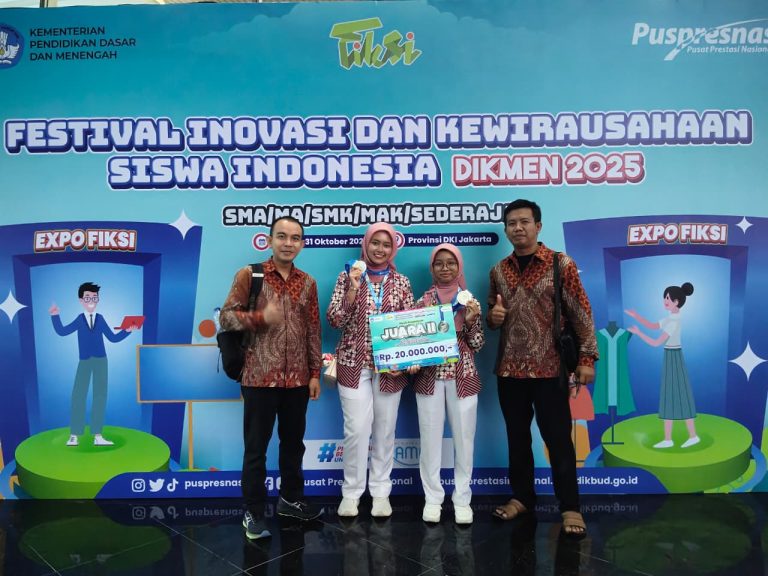 Karya Inovasi Siswi MAN 2 Kudus Raih Juara 2 di Ajang FIKSI 2025 Bidang Seni Rupa dan Desain  ‎