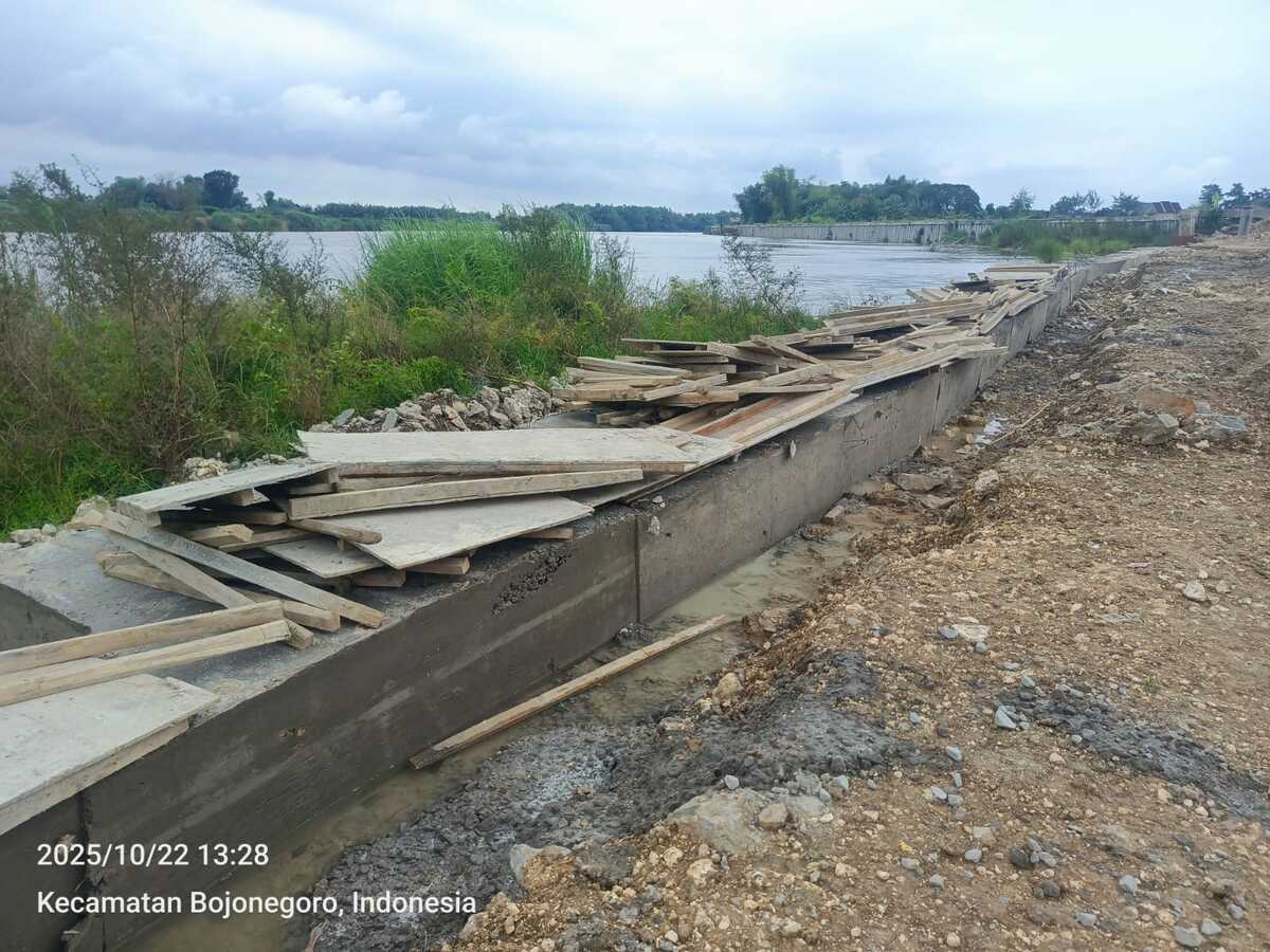 Proyek Miliaran di Bantaran Sungai: Potensi Pelanggaran Tata Kelola Anggaran di Bojonegoro