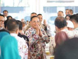 Bupati Pati, Sudewo, meminta seluruh komponen masyarakat bersatu dan tidak lagi terkotak-kotak oleh perbedaan politik.