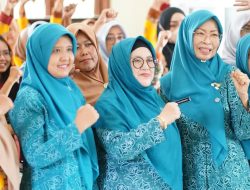 Ketua TP PKK, Atik Kusdarwati Sudewo, tim ini melaksanakan monitoring dan evaluasi (Monev) secara menyeluruh terhadap penyelenggaraan administrasi 10 Program Pokok PKK.