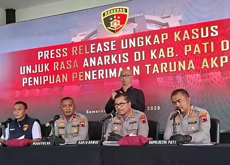 Foto: Press release Polda Jawa Tengah, unjuk rasa Kabupaten Pati.(Portalljateng/uncoe_bleu)