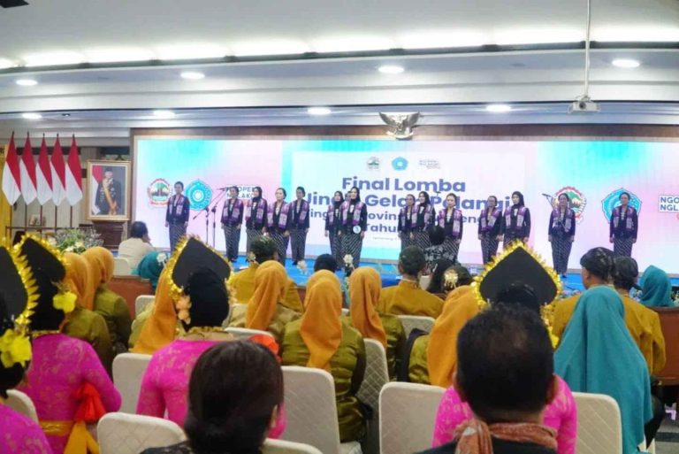 Foto: Kontingen muda Kabupaten Pati, sukses memboyong gelar Juara Harapan 3 dari ajang Lomba Jingle GELARI PELANGI tingkat Provinsi Jawa Tengah.(Portalljateng/Hil) ‎