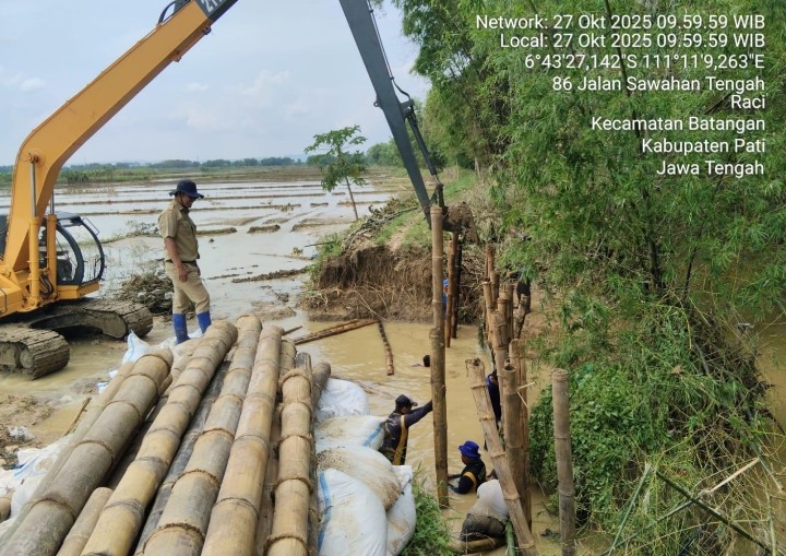 Tanggul Sungai Widodaren Jebol, DPUTR Pati Lakukan Perbaikan Darurat