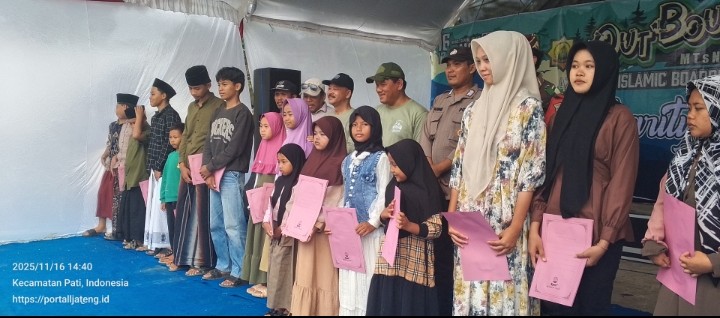 MTsN 1 Pati Gelar “Outbound Adventure dan Penanaman Pohon” Bersama Az Zahrah Islamic Boarding School