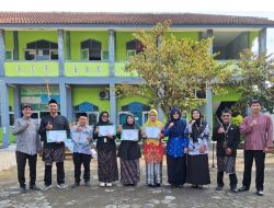 Foto: ‎Momen HGN 2025 juga dimanfaatkan oleh MTsN 1 Pati untuk memberikan apresiasi kepada civitas akademika.(Portalljateng/MTsN 1 Pati)