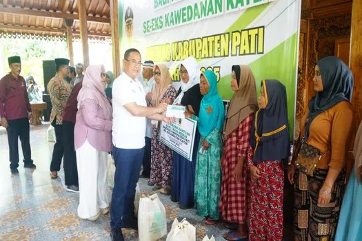 Bupati Sudewo & Baznas Salurkan Bantuan Rp150 Ribu untuk Warga Kayen Pati