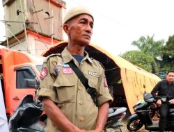 Di Tengah Deru Galodo, Wirman Tetap Menjadi Sandaran Nyawa