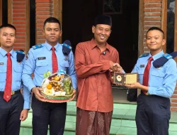 Foto: Kunjungan Siswa SMA Taruna Nusantara di Pondok Pesantren Roudlotun Nasyiin Asshidiqiyah (RN ASA) yang berlokasi di Desa Dadapan, Kecamatan Sedan, Kabupaten Rembang.(Portalljateng/Red)