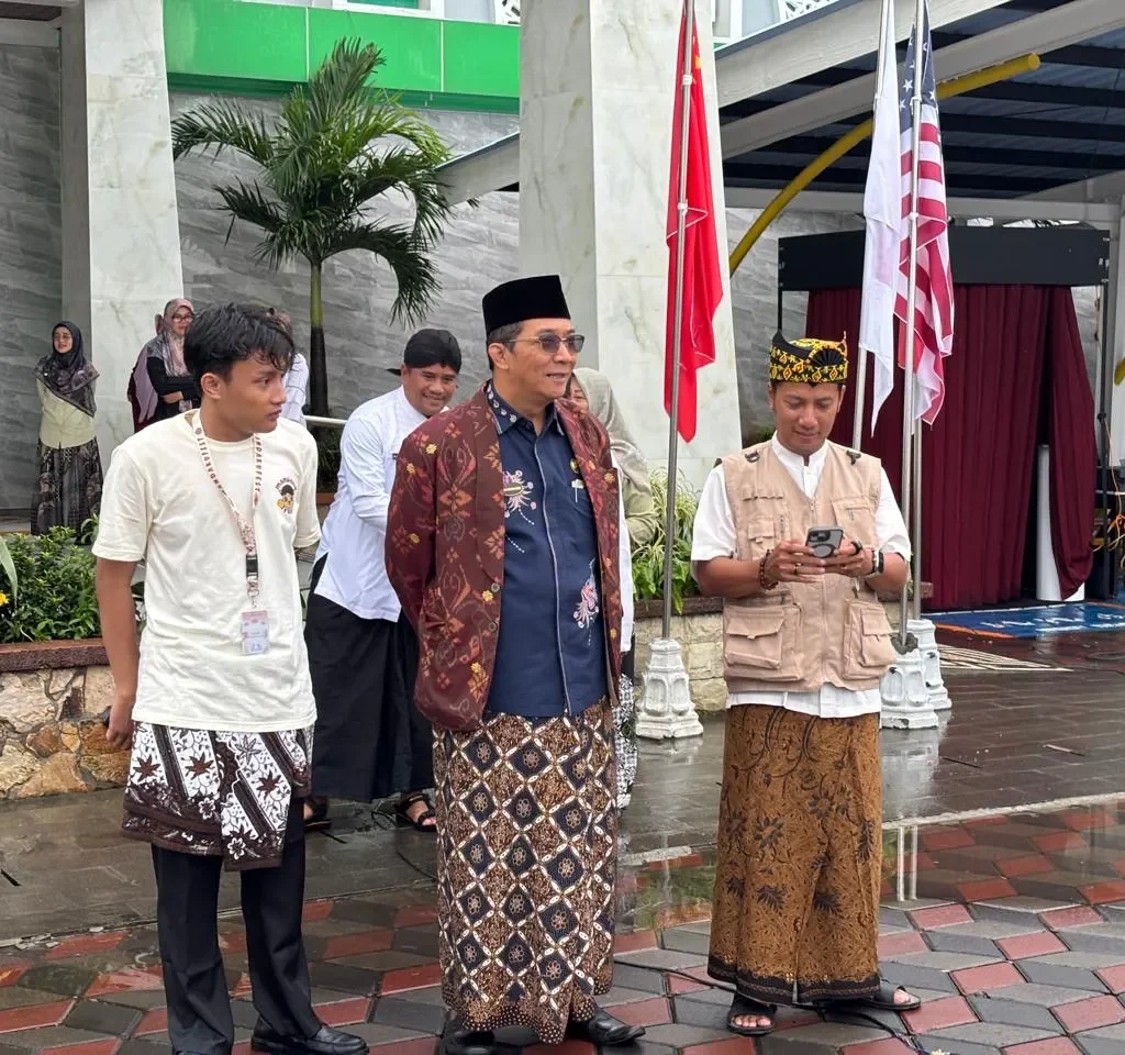 Foto: Kepala MAN 2 Kudus, Ali Musyafak, di acara pembukaan Mandaku Fest dan Mandaku Education Fear.(Portalljateng/MAN 2 Kudus)
