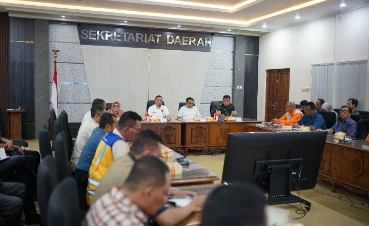 Foto: Bupati Pati, Sudewo, hari ini memimpin Rapat Koordinasi Tanggap Darurat Bencana Banjir dan Tanah Longsor di Ruang Kembang Joyo, Setda Kabupaten Pati, Sabtu (17/1/2026).(Portalljateng/Hms).
