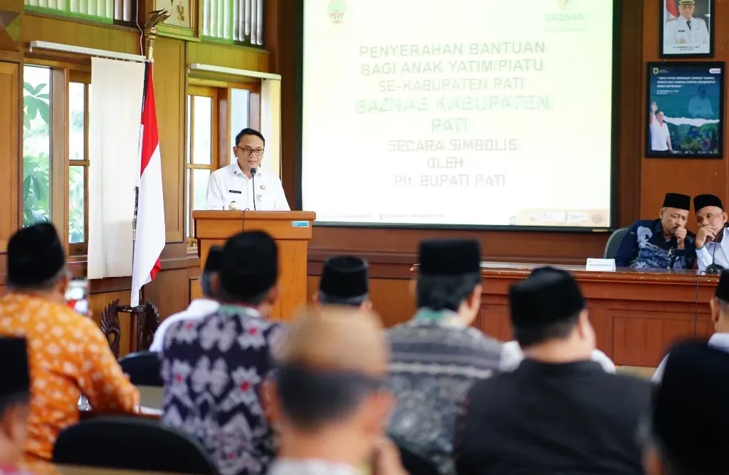 Foto: Plt Bupati Pati Risma Ardhi Chandra penyerahan bantuan Baznas Kabupaten Pati yang digelar di Ruang Pragola Setda Kabupaten Pati.(Portalljateng/Hms)