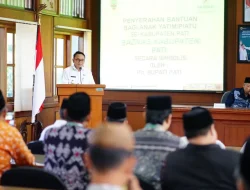 Foto: Plt Bupati Pati Risma Ardhi Chandra penyerahan bantuan Baznas Kabupaten Pati yang digelar di Ruang Pragola Setda Kabupaten Pati.(Portalljateng/Hms)