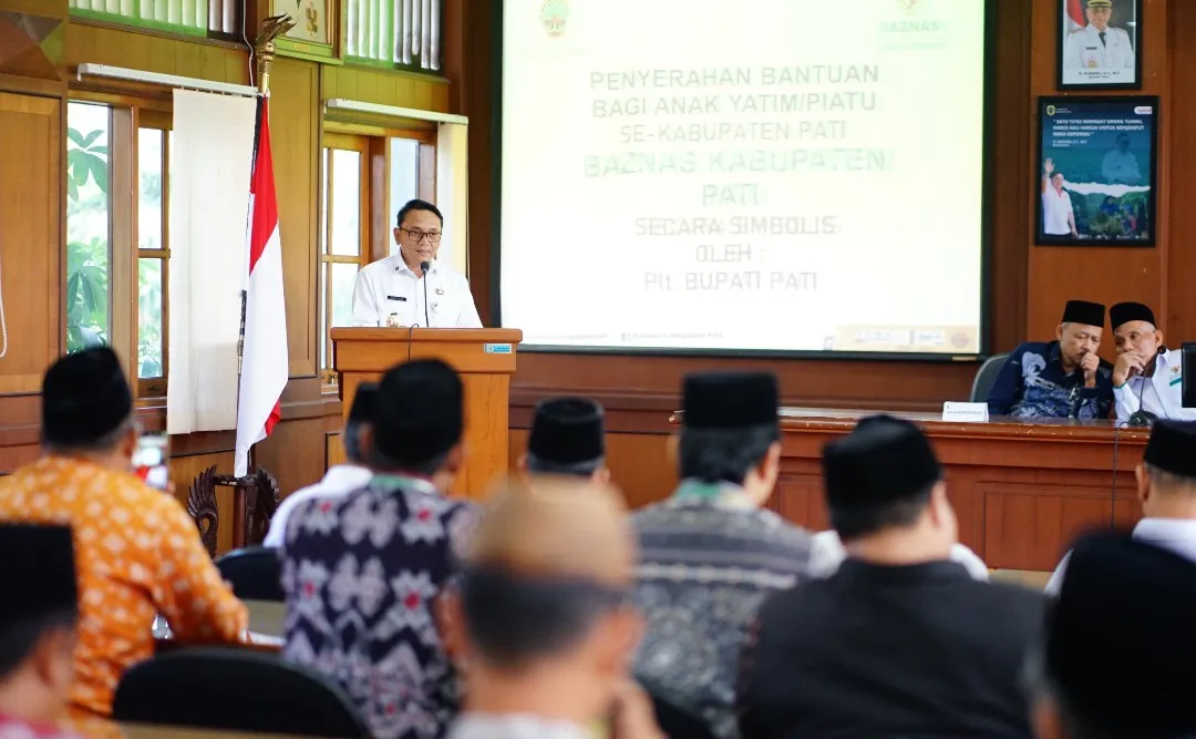 Foto: Plt Bupati Pati Risma Ardhi Chandra penyerahan bantuan Baznas Kabupaten Pati yang digelar di Ruang Pragola Setda Kabupaten Pati.(Portalljateng/Hms)