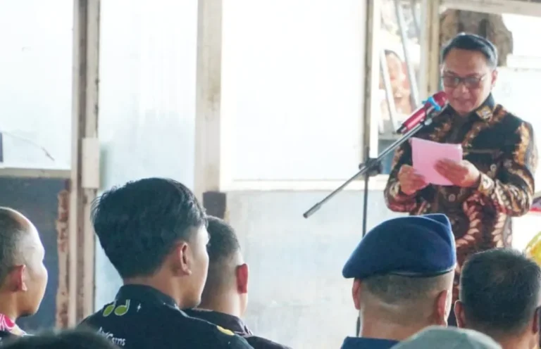 Foto: Plt Bupati Pati Risma Ardhi Chandra, menyampaikan bahwa kehadirannya bukan hanya sebagai bentuk penghormatan terhadap budaya lokal, tetapi juga sebagai wujud dukungan nyata terhadap sektor perikanan.(Portalljateng/Hms)