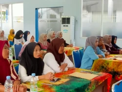 Foto: Pelamar kerja Sejin Fashion Indonesia (SFI) melakukan open recruitmen tenaga kerja di Aula Kantor Disnaker Kabupaten Pati.(Portalljateng/Adm)