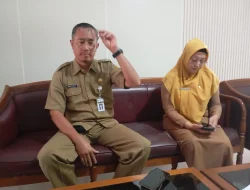 Foto: Humas RSUD Soewondo Pati, Feni E didampingi Kepala Bidang Keperwatan, Mustahal.(Portalljateng/Adm)