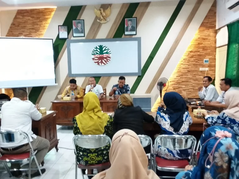Foto: Forum Diskus Komisi C DPRD Pati dengan Dinas Lingkungan Hidup (DLH) Pati serta penggita pengolahan sampah di wilayah Kabupaten Pati.(Portalljateng/Adm)