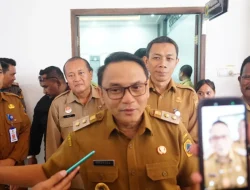 Foto: Pelaksana Tugas (Plt) Bupati Pati Risma Ardhi Chandra, menerima audiensi Jaringan Masyarakat Peduli Pegunungan Kendeng (JMPPK) di Ruang Kembang Joyo Setda Pati.(Portalljateng/Hms)