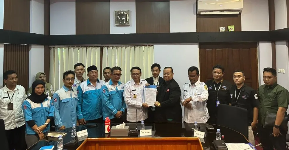 Foto: Gabungan Rakyat Tekstil (DPC Gartek) dan Serikat Pekerja Nasional (SPN) audensi di Kantor Bupati Pati.(Portalljateng/Adm)
