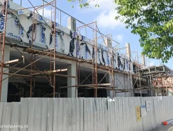 Foto: Pekerjaan proyek ruang tunggu RSUD Soewondo Kabuptaen Pati terhenti,(24/4).(Portalljateng/adm)