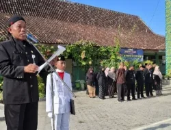 Foto: Kepala MTsN Blora, Warno, menjadi Inspektur Upacara memperingati Hari Pendidikan Nasional (Hardiknas) 2026.(Portalljateng/MTsN Blora)