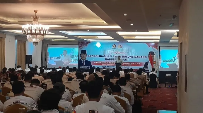 Foto: PATI, Portalljateng.id | Ratusan relawan yang tergabung dalam barisan Bolone Danang Kabupaten Pati memadati Hotel Safin.(Portalljateng/Adm)