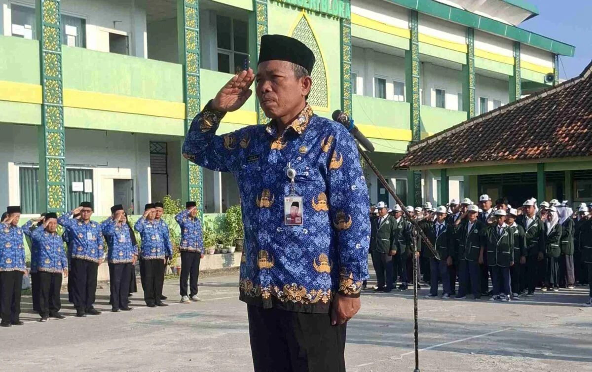 Tanamkan Nilai Ideologi Bangsa, MTsN Blora Gelar Upacara Hari Lahir Pancasila
