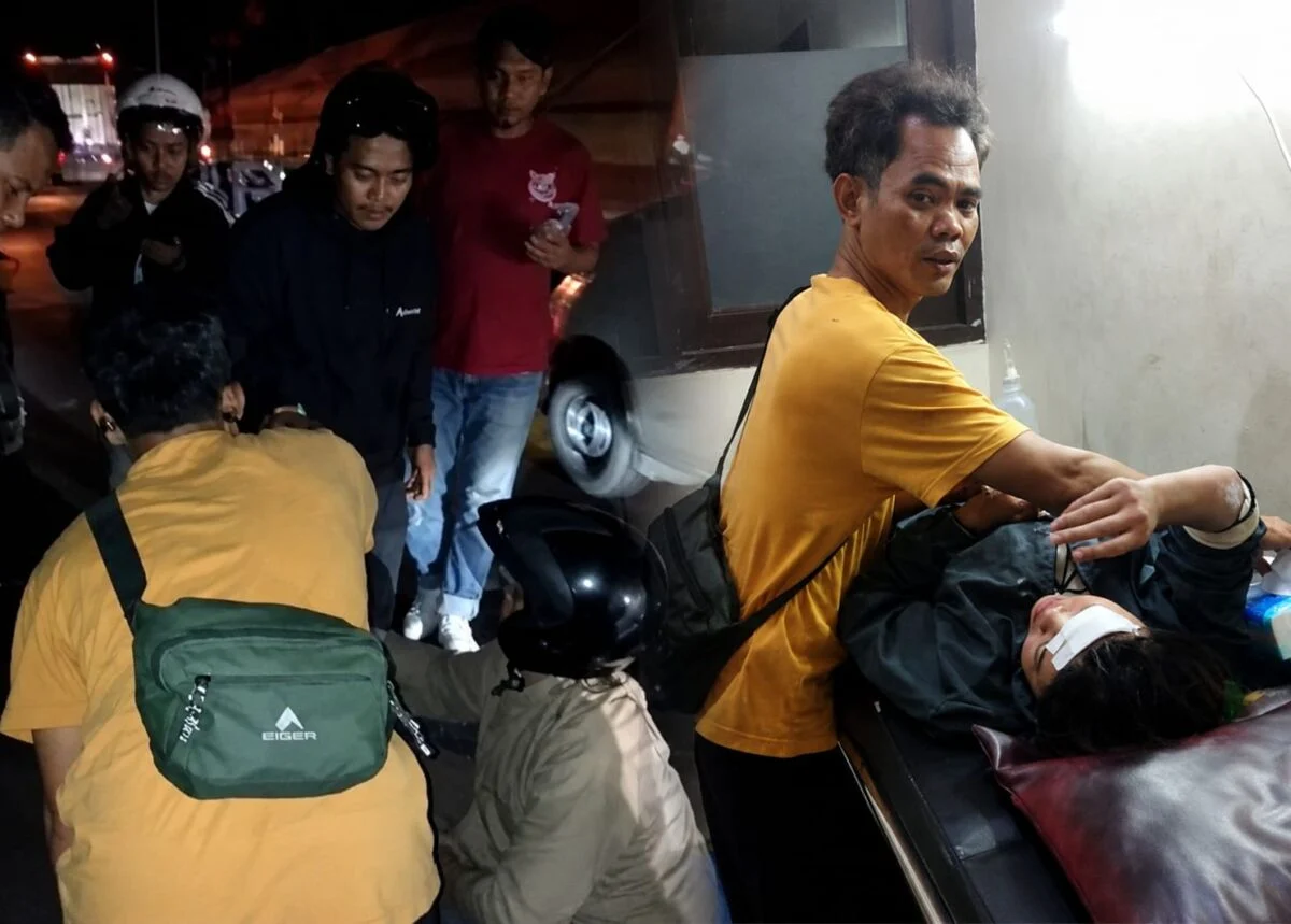Aksi Kemanusiaan Tim Yakusa Tolong Korban Laka di Demak