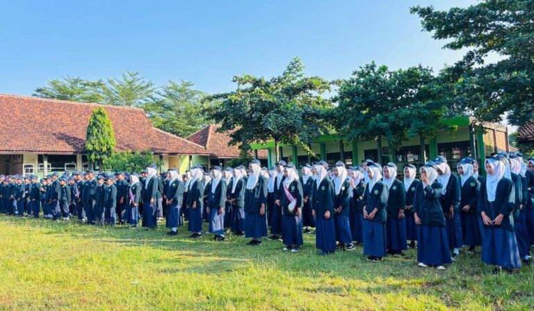 Harlah Pancasila 2026: Kepala MTsN 2 Pati Ajak Jaga Persatuan