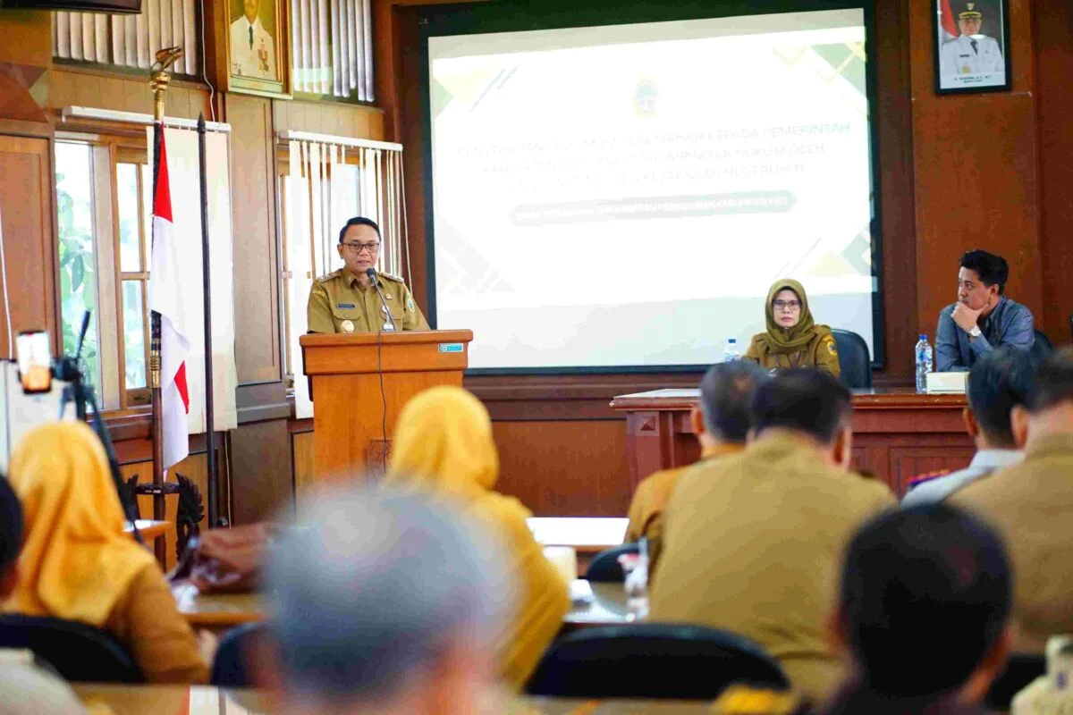 Plt Bupati Pati, Risma Ardhi Chandra, bertempat di Ruang Pragolo Setda Kabupaten Pati secara resmi menerima penyerahan Prasarana, Sarana, dan Utilitas (PSU)