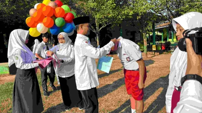 Sambut Siswa Baru, MTsN 3 Pati Gelar MATAMUDA Gandeng Polisi Edukasi Lalu Lintas