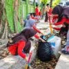 Aksi bersih-bersih lingkungan MTsN 1 Pati dalam rangka menyambut peringatan World Cleanup Day (WCD)