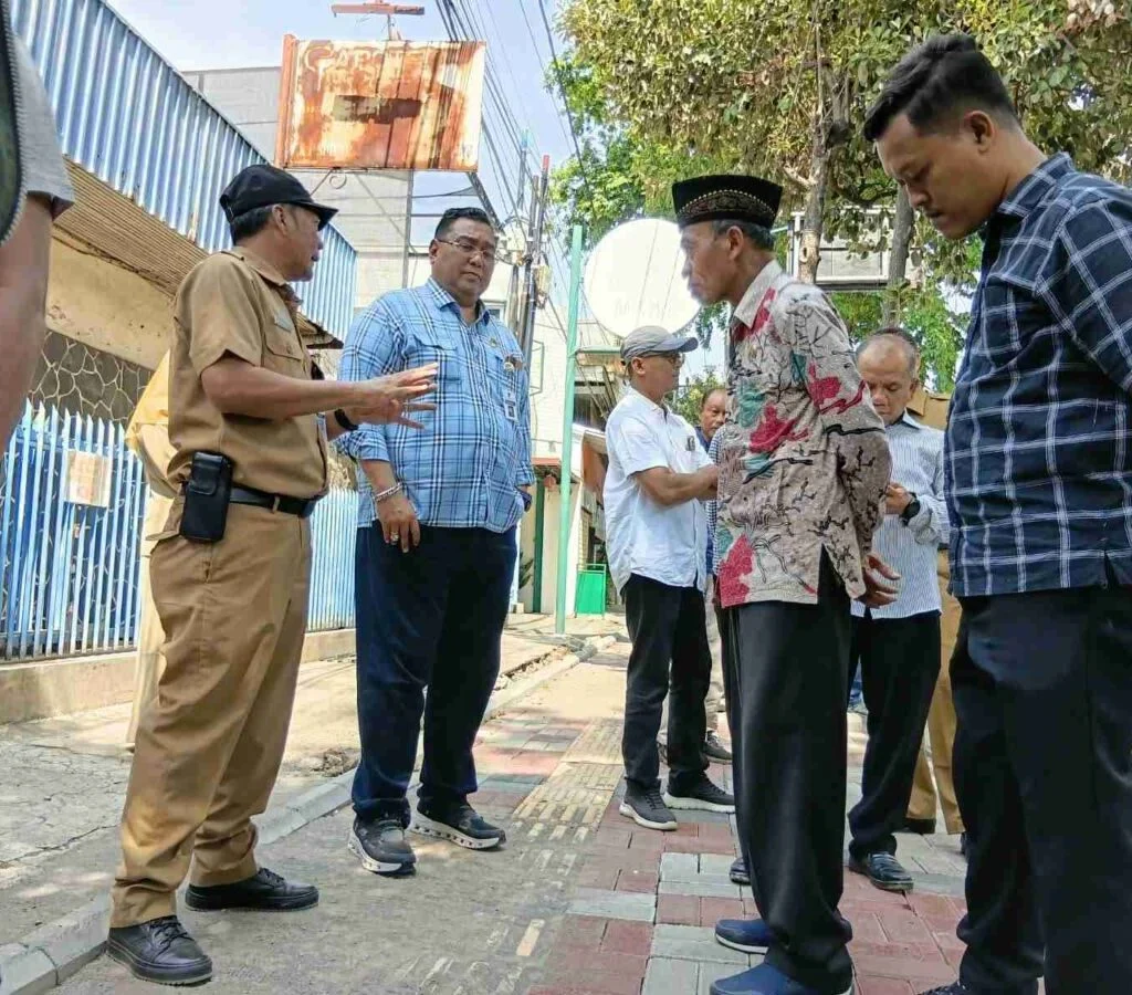 Komisi C DPRD Kabupaten Pati melakukan inspeksi mendadak (sidak) ke lokasi proyek trotoar setelah menerima berbagai keluhan dan aduan