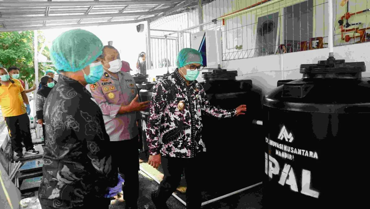 Plt Bupati Pati Risma Ardhi Chandra Jumat sore (9/10) meninjau sejumlah Satuan Pelayanan Pemenuhan Gizi (SPPG) di wilayah Kecamatan Pati dan Margorejo