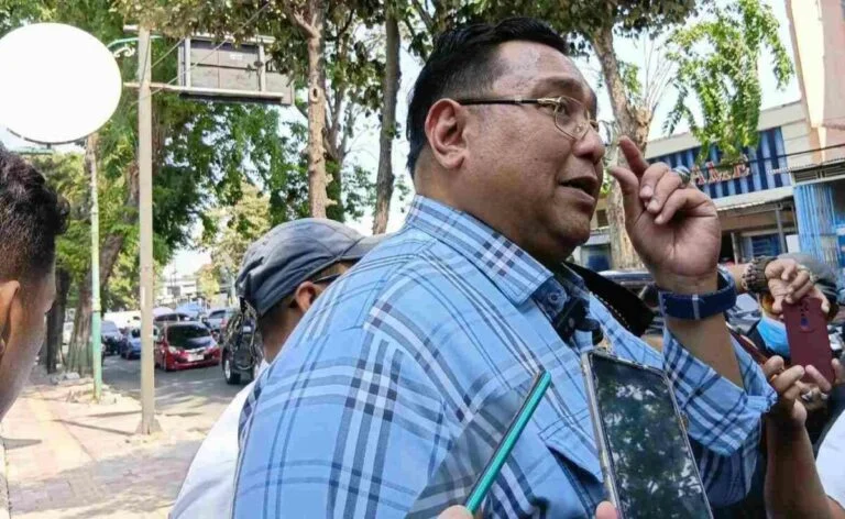 Ketua Komisi C DPRD Pati, Joni Kurnianto sidak proyek trotoar